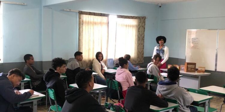 Governo abre vagas para aulas de reforço escolar na rede estadual de ensino