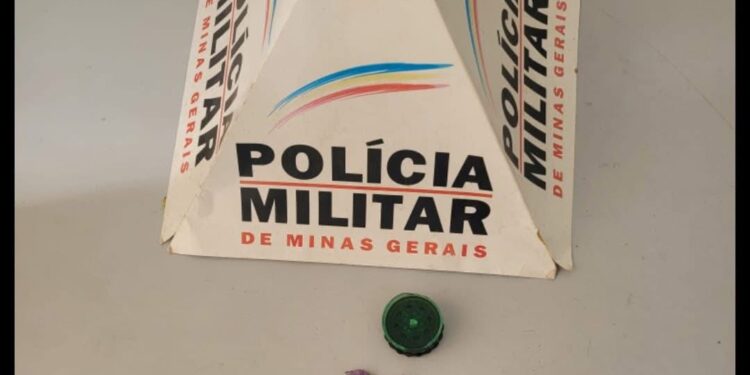 PM realiza duas apreensões de drogas em menos de 12 horas no mesmo bairro em Areado