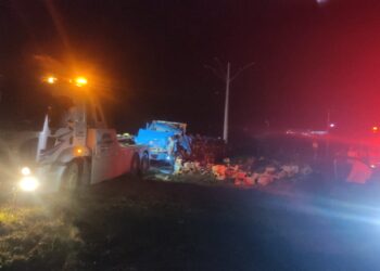 Acidente envolve quatro veículos e deixa uma pessoa morta em rodovia de Minas