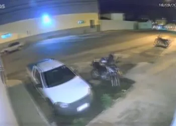 |VÍDEO| ROUBO FRUSTRADO: homem tenta furtar motocicleta em Nova Resende (MG), mas foge sem levar nada