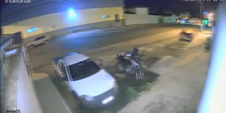 |VÍDEO| ROUBO FRUSTRADO: homem tenta furtar motocicleta em Nova Resende (MG), mas foge sem levar nada