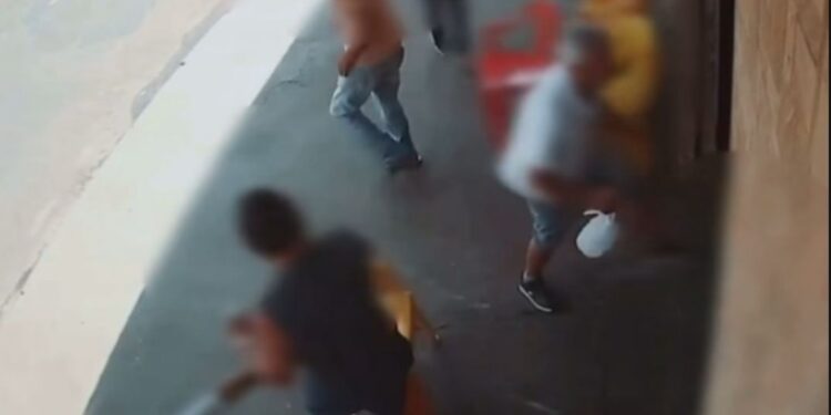 CENAS FORTES – Homem é MORTO a facada enquanto estava sentado em bar no Sul de Minas