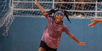 Orgulho para o Esporte! Ester, de 10 anos, conquista espaço na base da Ferroviária, referência do futebol feminino