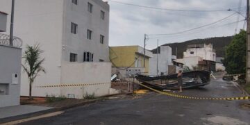 |VÍDEO| Telhados destruídos e árvores caídas: temporal assusta moradores de Carmo, veja relato