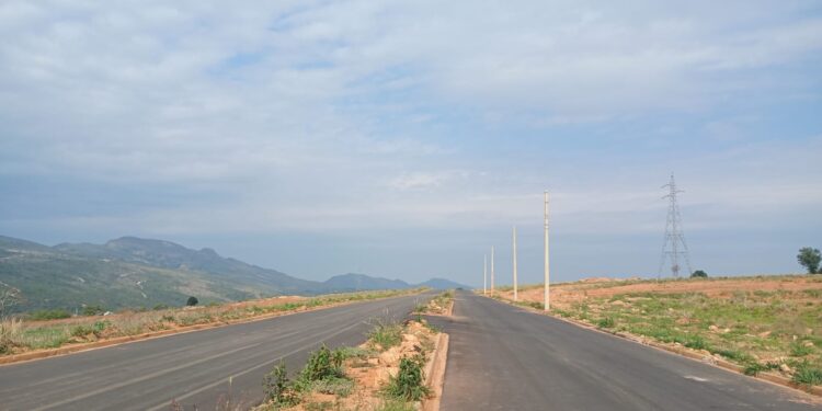 Criança de 11 anos fica gravemente ferida após ser atropelada por moto