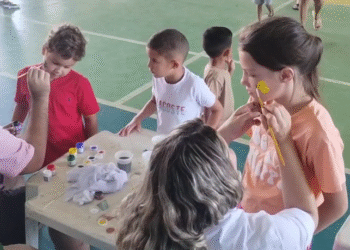 VÍDEO | Prefeitura e Programas Sociais promovem manhã de alegria e diversão no Dia das Crianças em Carmo