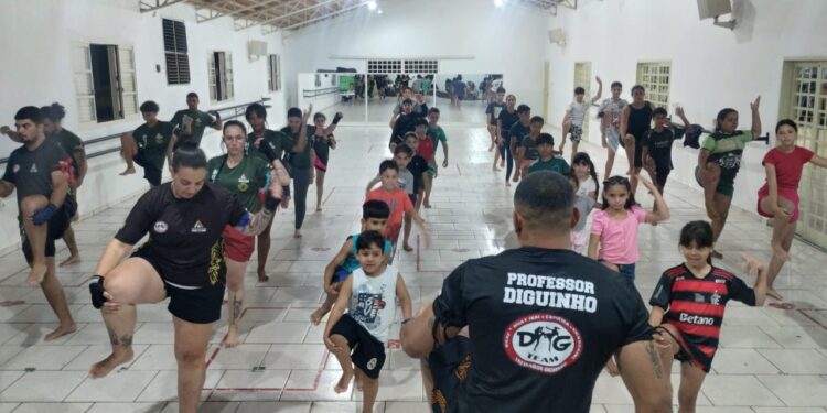 VÍDEO | O projeto “Golpe de Esperança” do DG Team em Carmo oferece aulas gratuitas de Muay Thai a jovens em homenagem a Felipe Tadeu
