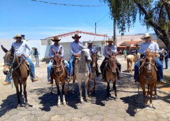 VÍDEO | Cavalgada do Pau do Óleo movimenta Carmo do Rio Claro neste domingo (26)