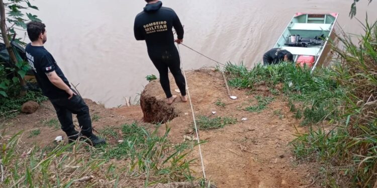 Bombeiros localizam corpo de pedreiro desaparecido