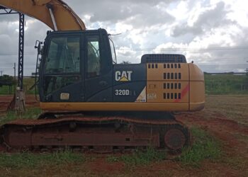 VÍDEO | Graças ao trabalho das Polícias de Passos e da Bahia, escavadeira furtada em Barretos é localizada na zona rural