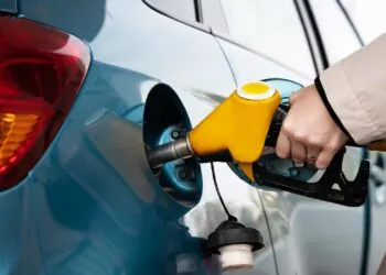 BAIXA NA GASOLINA – Petrobras anuncia nova redução no preço da gasolina para distribuidoras a partir de terça-feira (21)