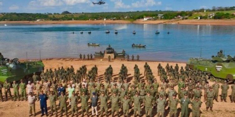 Marinha realiza operação em Furnas 