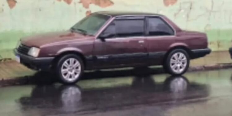 Carro é furtado durante a madrugada em Alfenas