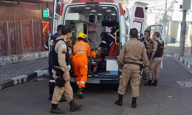 Jovem sofre descarga elétrica enquanto pintava farmácia em Passos (MG)