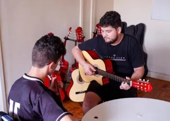 Prefeitura de Carmo oferece oficinas gratuitas de música e violão à comunidade