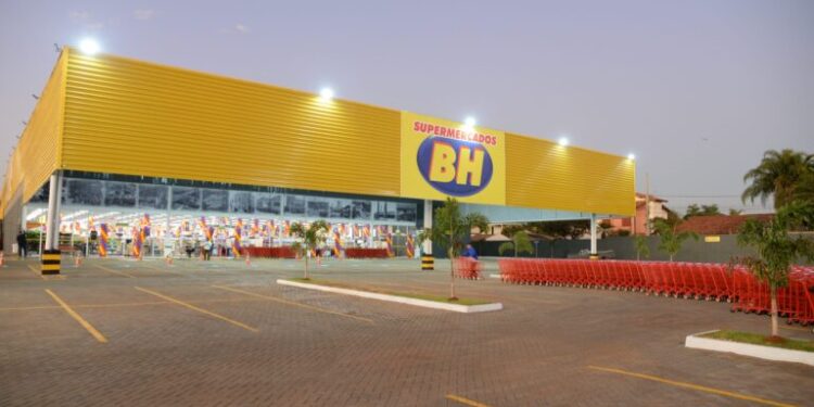 Durante inauguração da fábrica da Heineken, Supermercados BH anuncia nova unidade em Passos