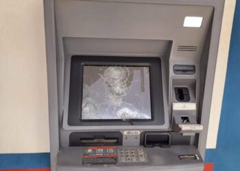 Homem “sai no soco” com caixa eletrônico porque não liberou dinheiro