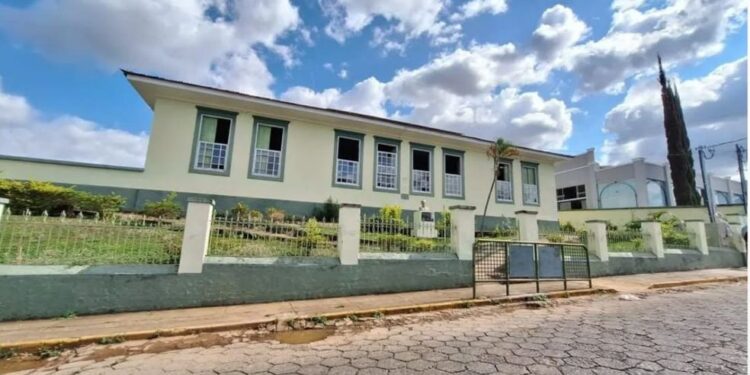 Escola Coronel retoma atividades após laudo técnico apontar segurança na maior parte da estrutura