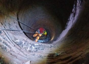 Bezerro é resgatado de cisterna de 20 metros em Passos