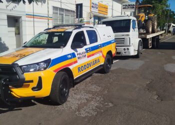 Trator furtado em São José do Rio Preto é recuperado pela Polícia Militar Rodoviária em Passos (MG)