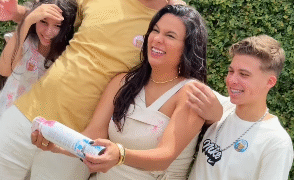 VÍDEO: Chá revelação dos influenciadores Clea Amaral e Rob Ferrero diverte e emociona web