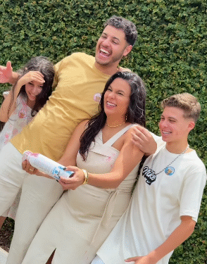 VÍDEO: Chá revelação dos influenciadores Clea Amaral e Rob Ferrero diverte e emociona web