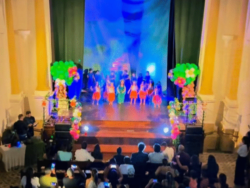 VÍDEO | Festival de Teatro Escolar 2025 tem abertura marcada por apresentação da Escola Maria Goulart em Carmo