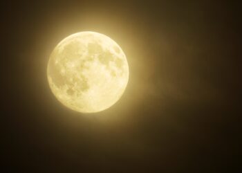 Superlua poderá ser vista a olho nu nesta semana