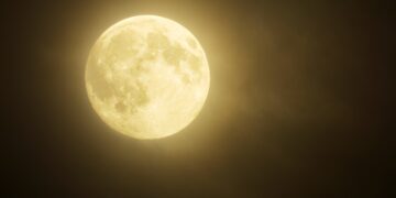 Superlua poderá ser vista a olho nu nesta semana