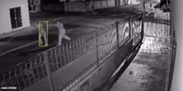 VÍDEO | Mulher é atacada enquanto segurava bebê em Alterosa; moradores se mobilizam após cenas de violência