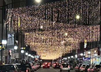 Poços de Caldas se prepara para acendimento das luzes de Natal