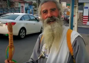 Religioso conhecido como ‘Profeta’ é encontrado gravemente ferido às margens da BR-459, em Poços de Caldas