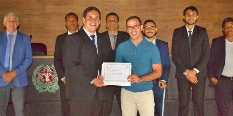 Militares do 3º Pelotão da Polícia Militar são homenageados pela Câmara de Alpinópolis (MG)