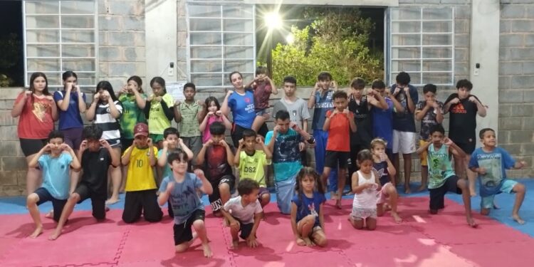 Projeto Golpe do Bem de Carmo organiza festa de chegada da Cia de Reis Estrela da Guia e pede apoio da comunidade