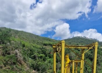 Bombeiros fazem buscas por mergulhador em usina de MG