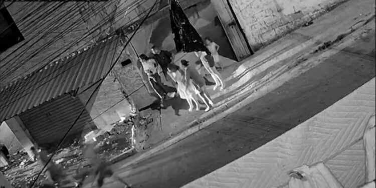 Vídeo mostra momento que adolescente perde controle da direção, atropela e mata criança de dois anos