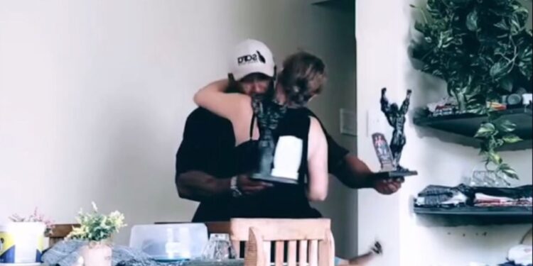 VÍDEO de atleta Campeão de Conceição/Alpinópolis recebido pela família emociona internet; veja