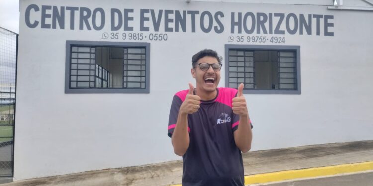 VÍDEO: Rob Ferrero prepara show de Stand-Up Comedy com tema “fofocas carmelitanas”