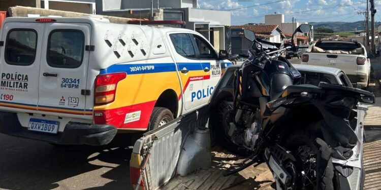 PM apreende motocicleta clonada após denúncia em Conceição