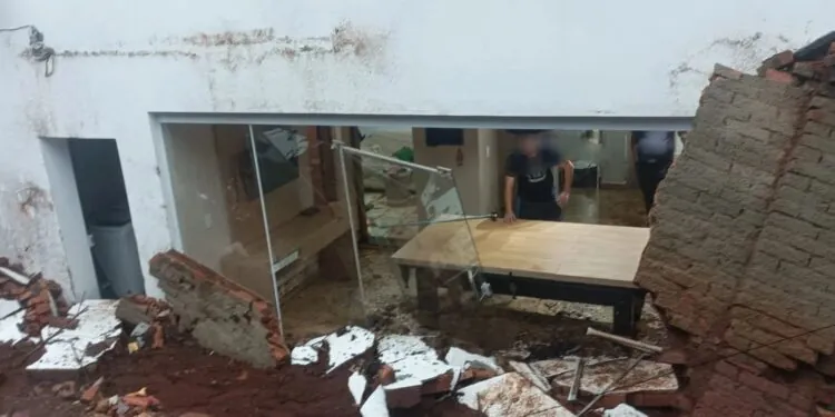 ALERTA – Chuvas causam desabamento de casas no Sul de Minas