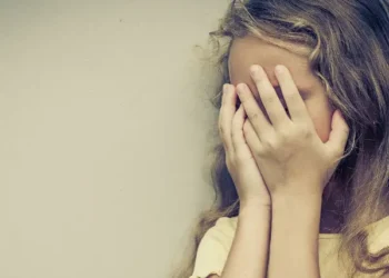 Menina de 12 anos é estuprada e coagida por grupo de adolescentes em MG
