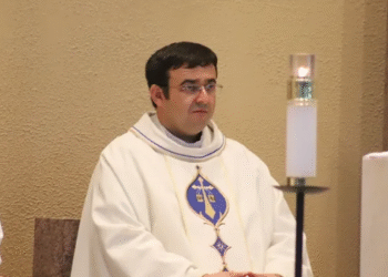 Comunidade católica recebe oficialmente o novo pároco da Igreja Nossa Senhora do Carmo
