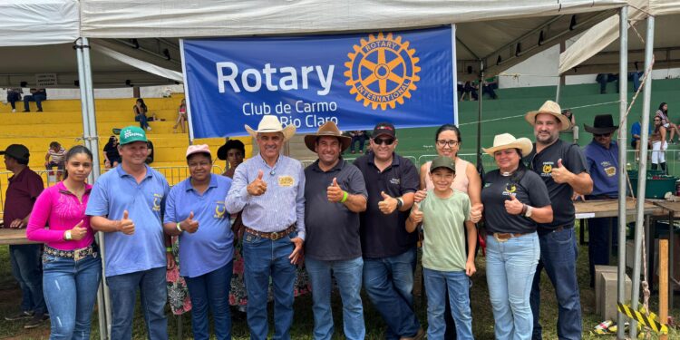 VÍDEO | Queima do Alho em Passos reúne mais de 40 comitivas com presença do deputado federal Emidinho Madeira