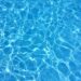 Bebê de um ano morre afogado em piscina