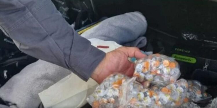 Medicamentos emagrecedores FALSOS são apreendidos pela Polícia Rodoviária
