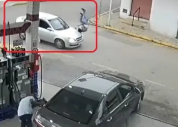 VÍDEO: Atropelamento é registrado por câmeras nas proximidades da rodoviária em cidade da região