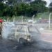 Carro pega fogo em avenida central de cidade de Minas