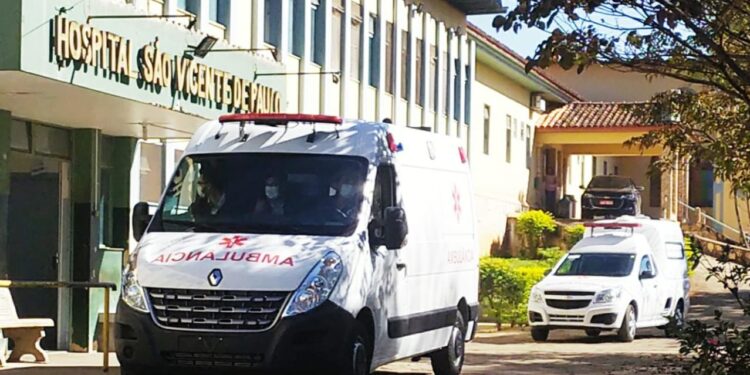 Moradores questionam suspensão de partos em Carmo do Rio Claro