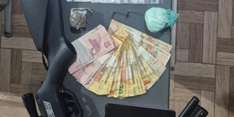 PM fecha ponto de tráfico e prende jovem em Campo do Meio