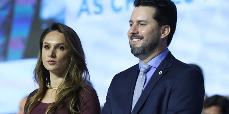 Deputada denuncia ameaça de Simões 